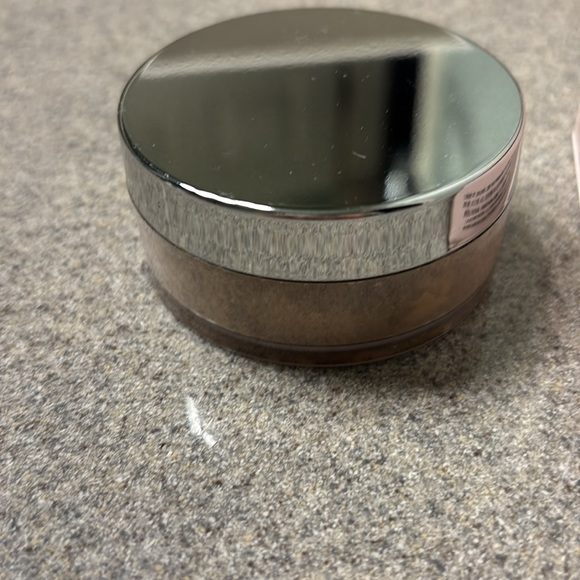 NIB Mary Kay Mineral Powder Foundation - Beige 1 - Picture 2 of 2